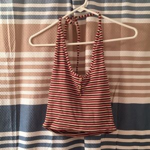 CROP TOP WITH BACK OUT